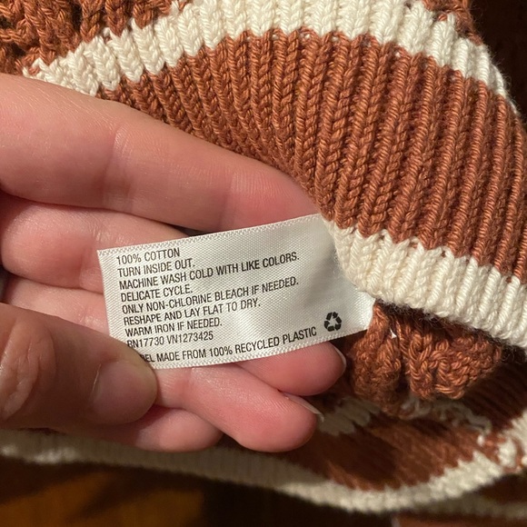 Universal Thread Polo Collared Pointelle Sweater - Picture 4 of 4